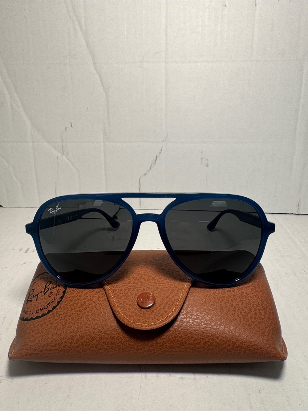Ray-Ban Blue Men's Pilot-Style Sunglasses RB4375